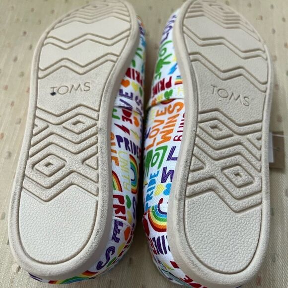 TOMS Belmont white multi unity print slip ons sneakers size 9M  pride r… - Picture 4 of 7